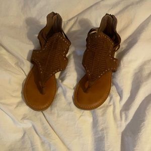 Women’s 8.5 Not Rated brown sandals